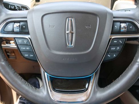 Used 2022 Lincoln Nautilus Reserve AWD/4WD image 31