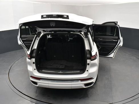 Used 2023 Jeep Grand Cherokee L Overland image 29