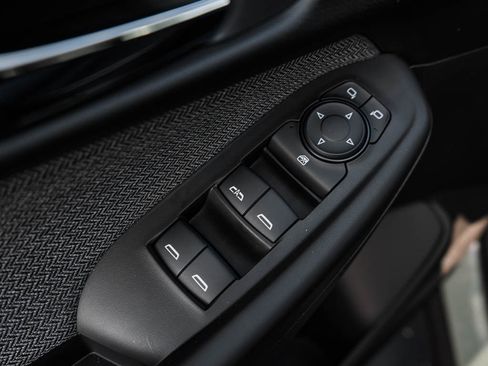 New 2026 Chevrolet TrailBlazer LT w/ LT Cold Weather Package FWD image 16