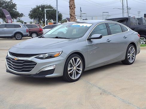 Used 2023 Chevrolet Malibu LT image 3