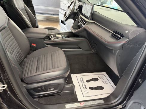 Certified 2026 Ford Explorer ST-Line AWD/4WD image 30