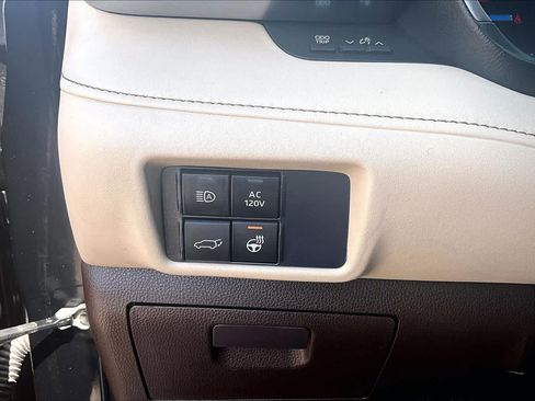 Used 2021 Toyota Highlander Limited AWD/4WD image 36