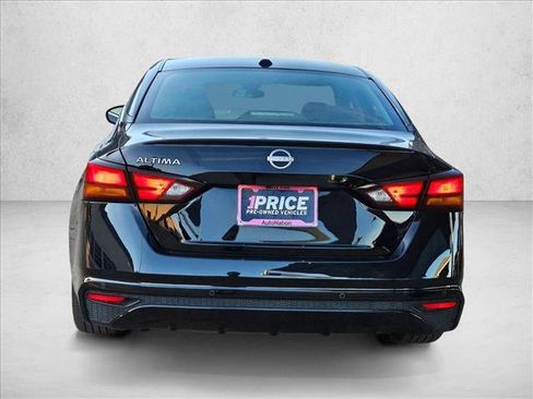 Used 2025 Nissan Altima 2.5 SV FWD image 6