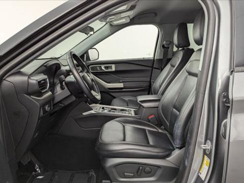 Used 2023 Ford Explorer XLT w/ Equipment Group 202A image 12