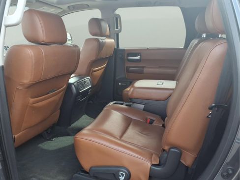 Used 2016 Toyota Sequoia Platinum image 27