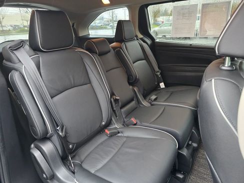 Certified 2026 Honda Odyssey Touring image 7