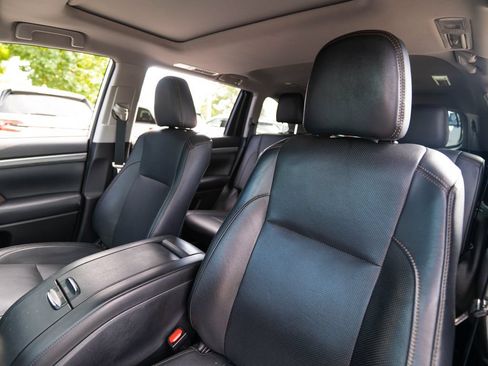 Used 2018 Toyota Highlander Limited AWD/4WD image 7