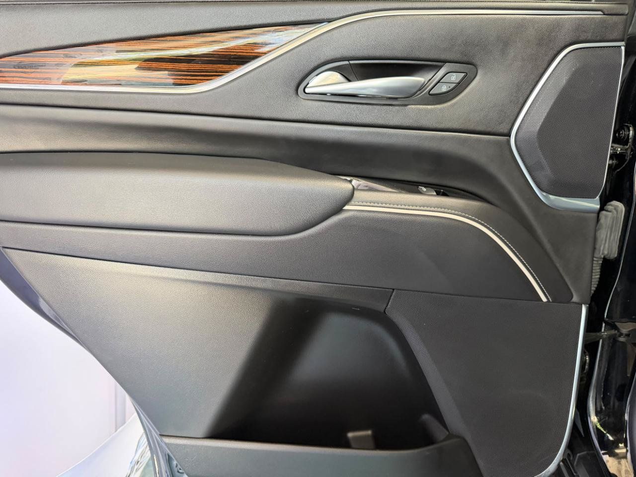 Used 2023 Cadillac Escalade Premium Luxury w/ LPO, Floor Liner Package AWD/4WD image 18