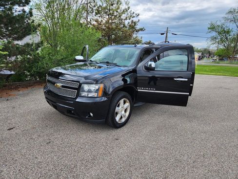 Used 2011 Chevrolet Suburban LTZ image 23