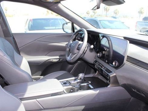 Certified 2024 Lexus RX 350 Premium w/ Convenience Package FWD image 5