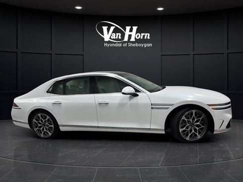 Used 2025 Genesis G90 3.5T AWD/4WD image 8