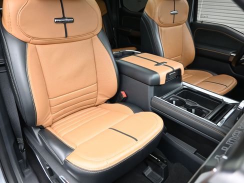 Used 2024 Ford F250 Platinum image 45