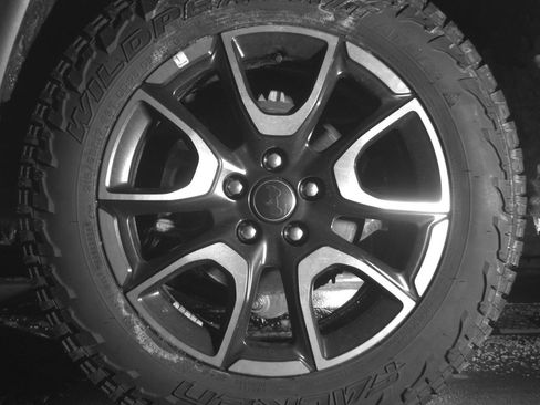 Used 2025 Jeep Compass Trailhawk AWD/4WD image 14