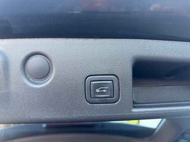 Used 2023 Chevrolet Equinox LT AWD/4WD image 23