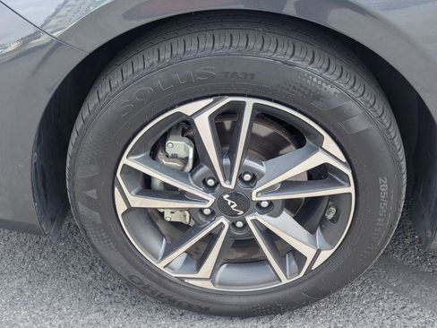 Used 2024 Kia Forte LXS image 13