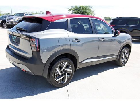 Certified 2025 Nissan Kicks SV FWD image 7