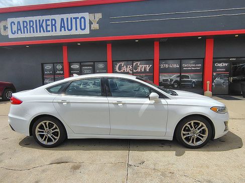 Used 2020 Ford Fusion SEL FWD image 3