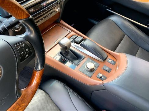 Used 2015 Lexus LS 460 w/ Comfort Package RWD image 17