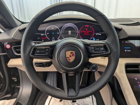 Used 2025 Porsche Taycan image 17