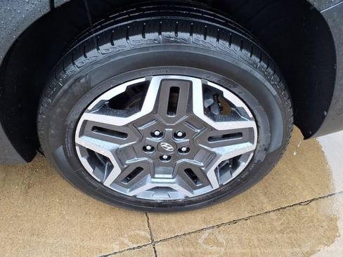 Used 2022 Hyundai Santa Fe Limited w/ Cargo Package FWD image 18