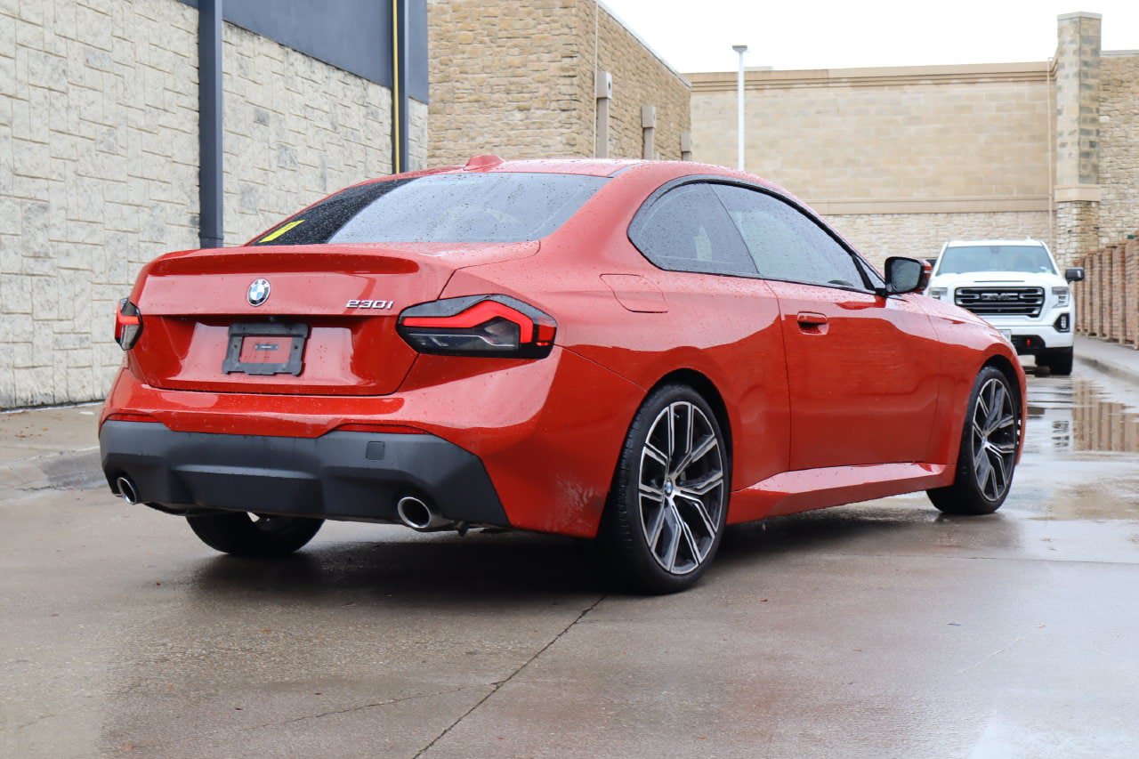 Used 2024 BMW 230i Coupe w/ Premium Package RWD image 3