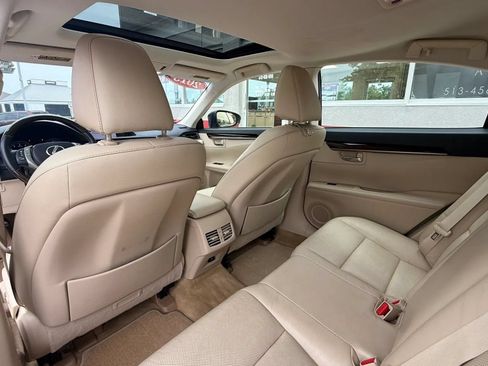 Used 2015 Lexus ES 350 w/ Luxury Package FWD image 11