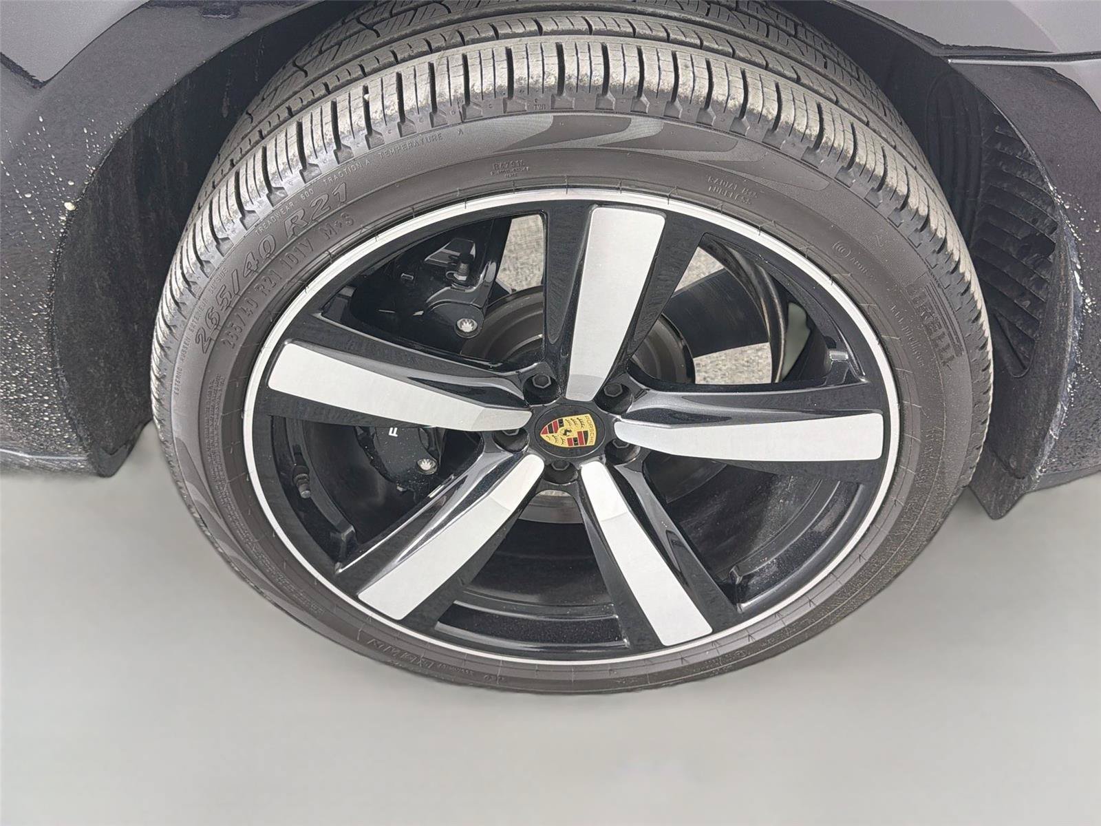 Certified 2026 Porsche Macan GTS AWD/4WD image 14