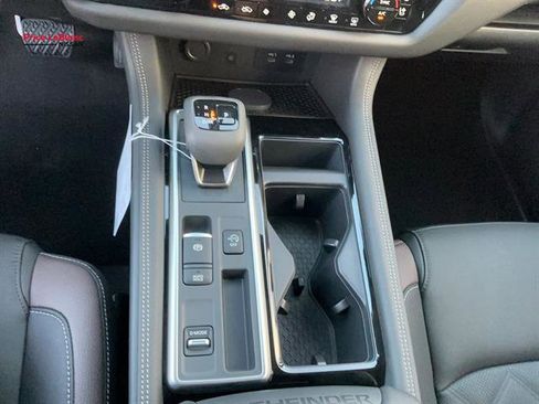 New 2026 Nissan Pathfinder Platinum FWD image 23
