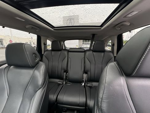 Used 2025 Acura MDX SH-AWD w/ Technology Package image 5