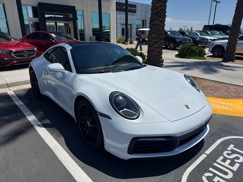 Used 2021 Porsche 911 Carrera RWD image 3