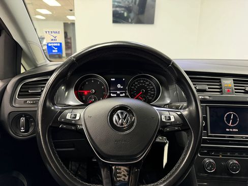 Used 2019 Volkswagen Golf S AWD/4WD image 28