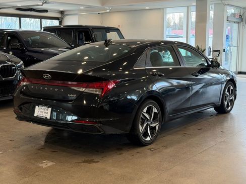 Used 2023 Hyundai Elantra Limited image 3