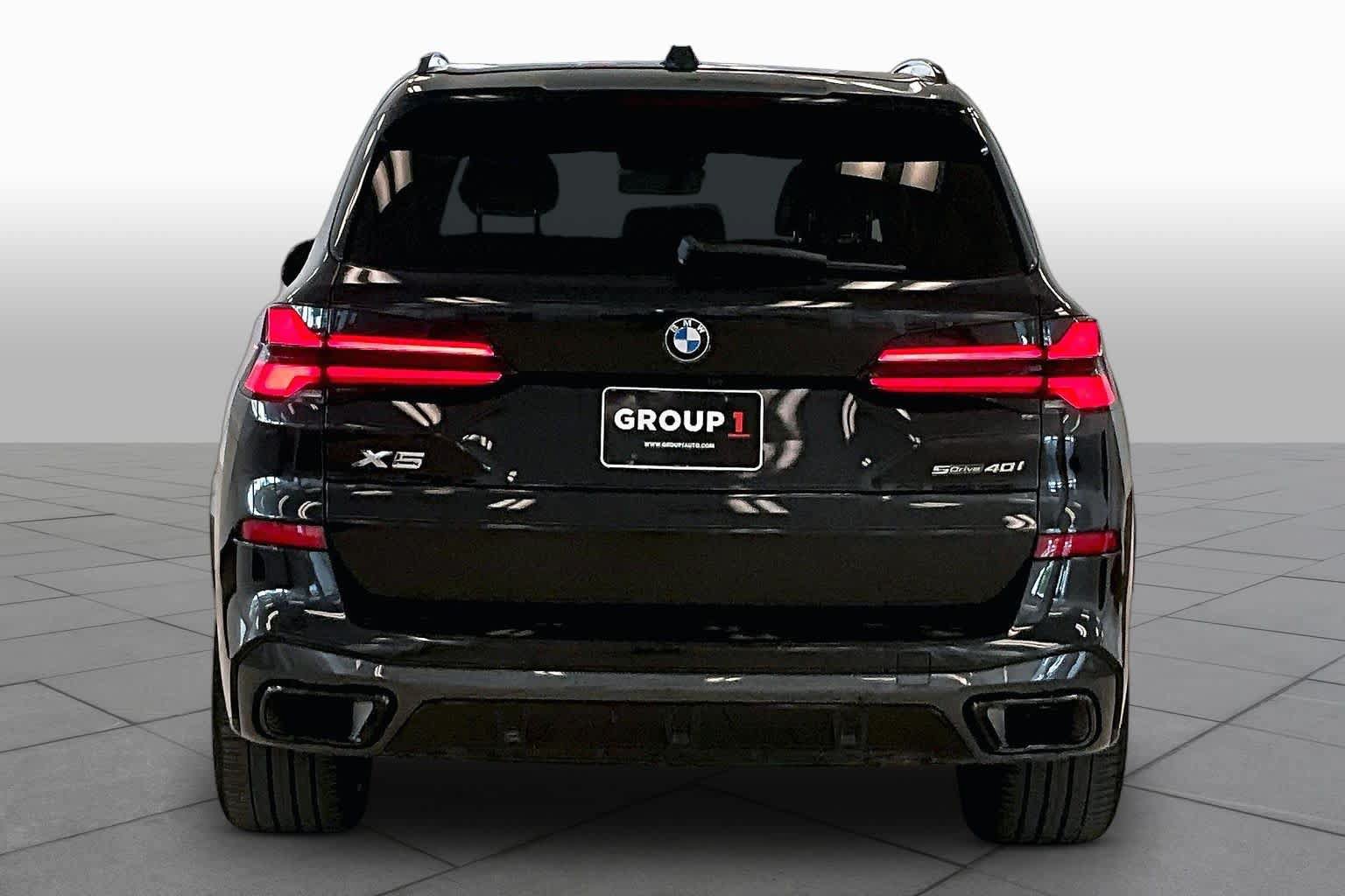 Used 2024 BMW X5 sDrive40i w/ M Sport Package RWD image 4
