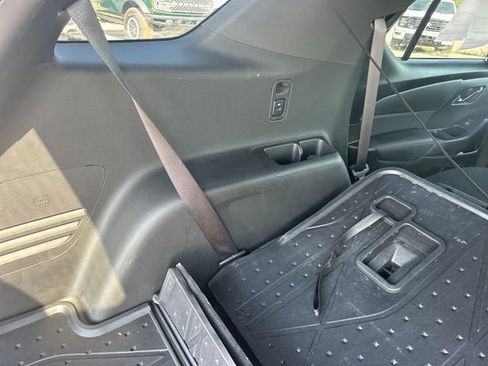 Used 2022 Chevrolet Traverse RS w/ LPO, Floor Liner Package image 46