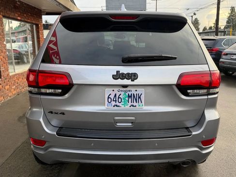 Used 2018 Jeep Grand Cherokee Altitude image 4