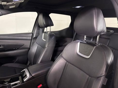 Used 2025 Hyundai Santa Cruz Limited AWD/4WD image 18