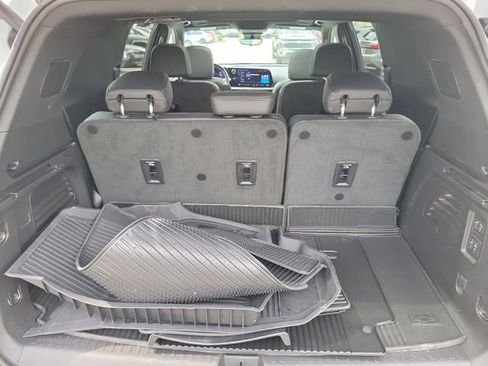 Used 2025 Chevrolet Traverse High Country w/ LPO, Floor Liner Package AWD/4WD image 7