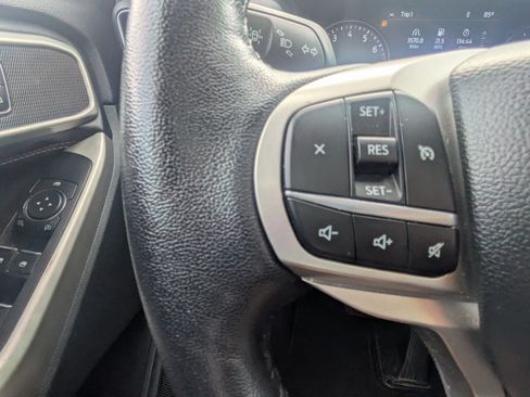 Used 2022 Ford Explorer XLT w/ Equipment Group 202A AWD/4WD image 25