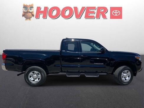 Used 2023 Toyota Tacoma SR5 RWD image 2