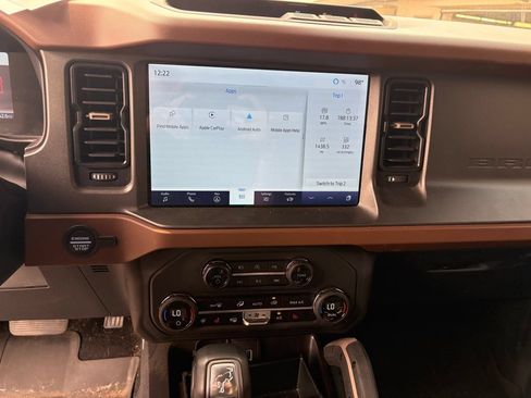 Used 2024 Ford Bronco Outer Banks AWD/4WD image 22