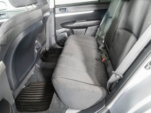 Used 2011 Subaru Outback 2.5i Premium image 11