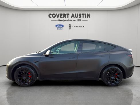 Used 2022 Tesla Model Y Long Range AWD/4WD image 2