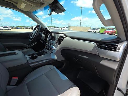 Used 2018 Chevrolet Tahoe LT w/ LT Signature Package RWD image 16