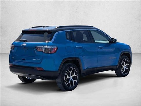 Used 2024 Jeep Compass Limited image 5