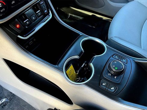 Certified 2020 GMC Terrain SLT image 16