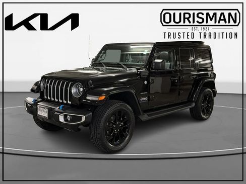 Used 2023 Jeep Wrangler Unlimited Sahara w/ Cold Weather Group AWD/4WD image 2