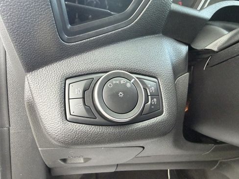 Used 2019 Ford Escape SE FWD image 10