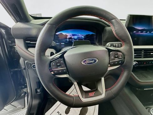 Used 2025 Ford Explorer ST AWD/4WD image 16