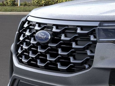 New 2026 Ford Explorer Platinum image 17