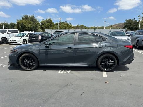 Used 2025 Toyota Camry SE FWD image 2